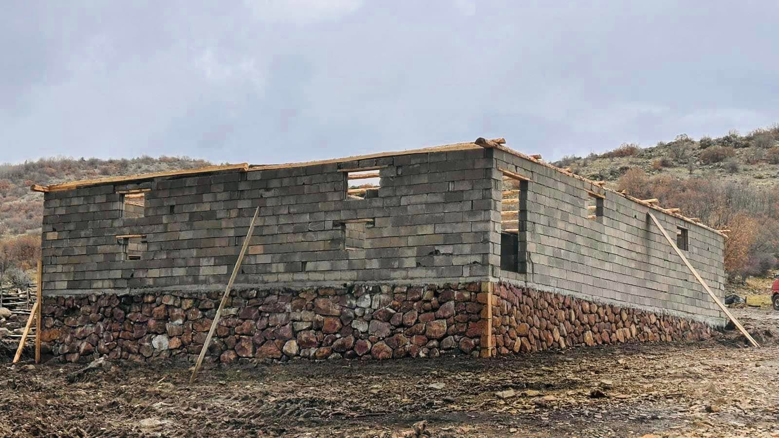 Güney Köy Mahallesi’nde Ahır Yangını Sonrası Belediyemizden Hızlı Destek